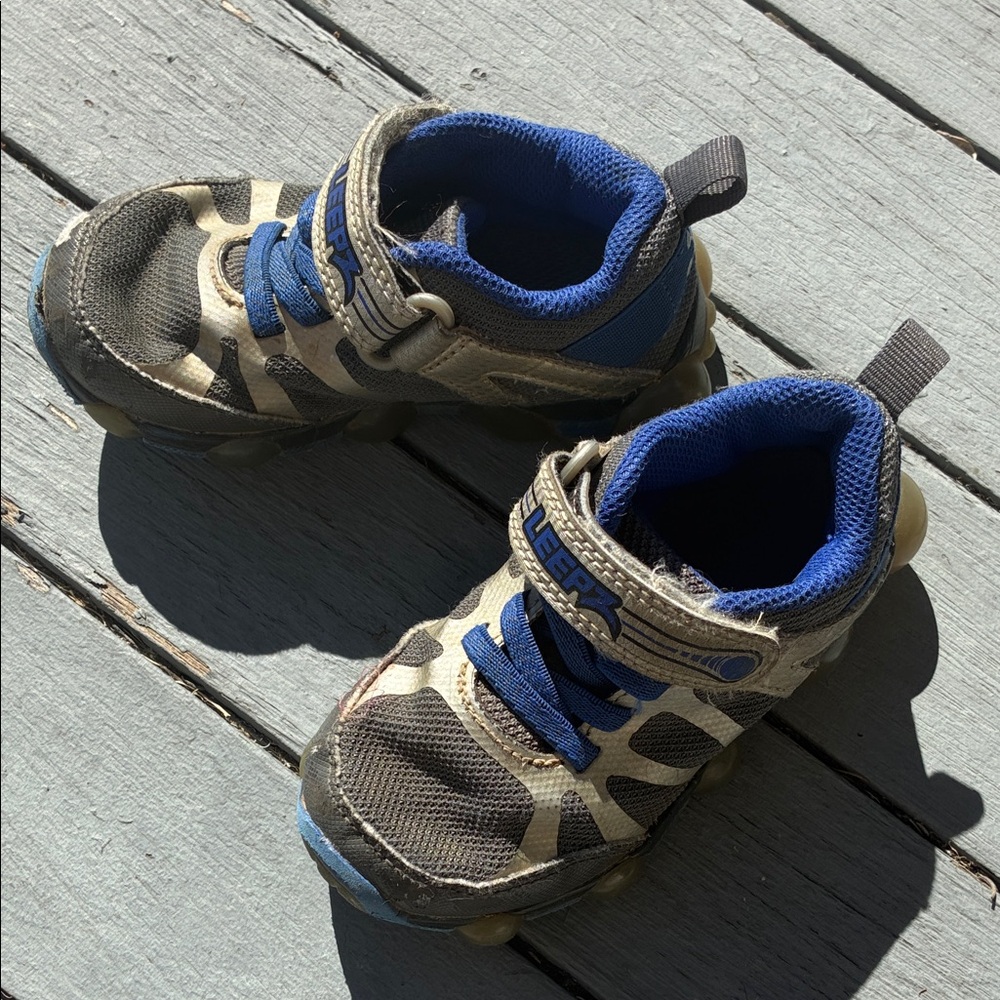 Stride Rite Leepz 3.0 sneakers, blue/silver, size 7 toddlers.